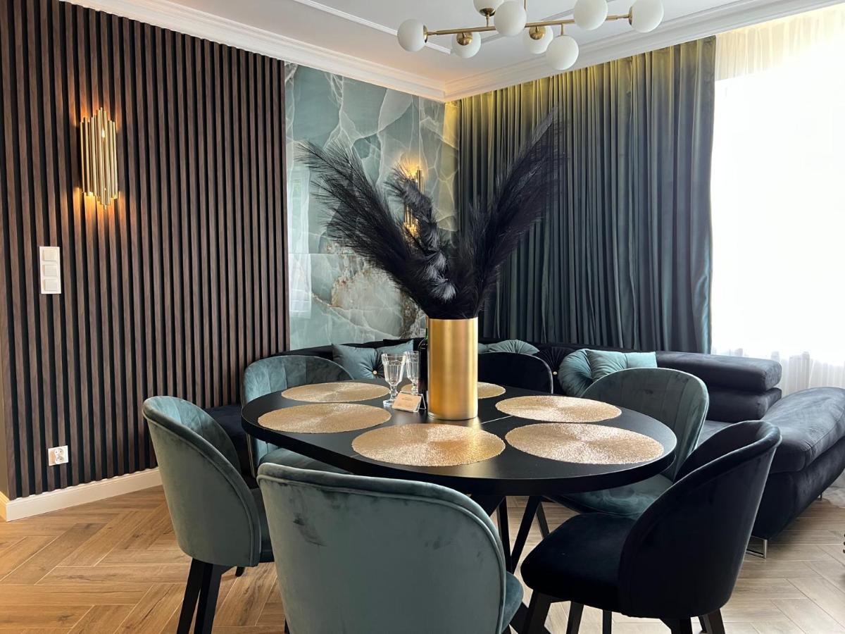 Apartamento Family & Business Sauna Teznia No 8 Vip -lesny Nad Zalewem Cedzyna, Unikat - 5 Bedroom With Private Sauna, Jacuzzi, Spectacular View Terrace, Parking, Catering Options - Exclusive New! Kielce